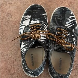 Old Navy Monochrome Patterned Sneakers with Brown Laces